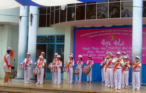 Liên hoan trống kèn Đội ta tỉnh Tiền Giang năm học 2015 - 2016